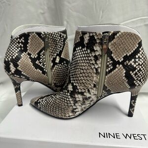 Nine West Finny 3 Women’s Boots Taupe Multi Size 7 New In Box